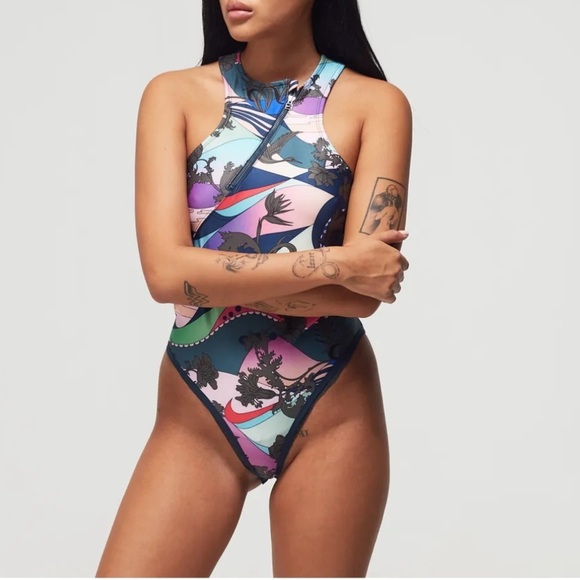 New with tag Nike Women’s Icon Clash Body Suit Size XS NWT - Picture 2 of 16